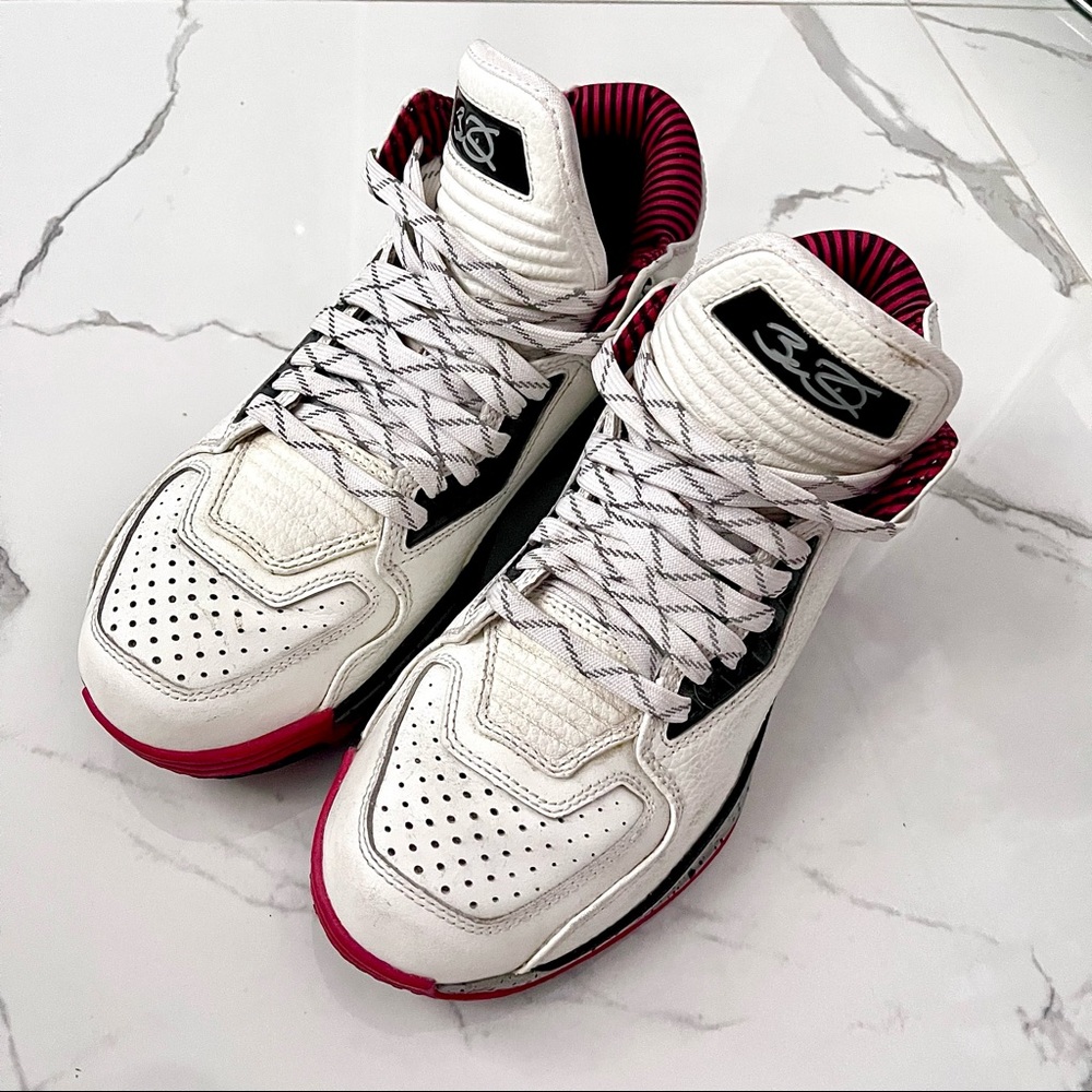 Li-Ning Way Of Wade 2.0 “305” Size 7 GENTLY USED